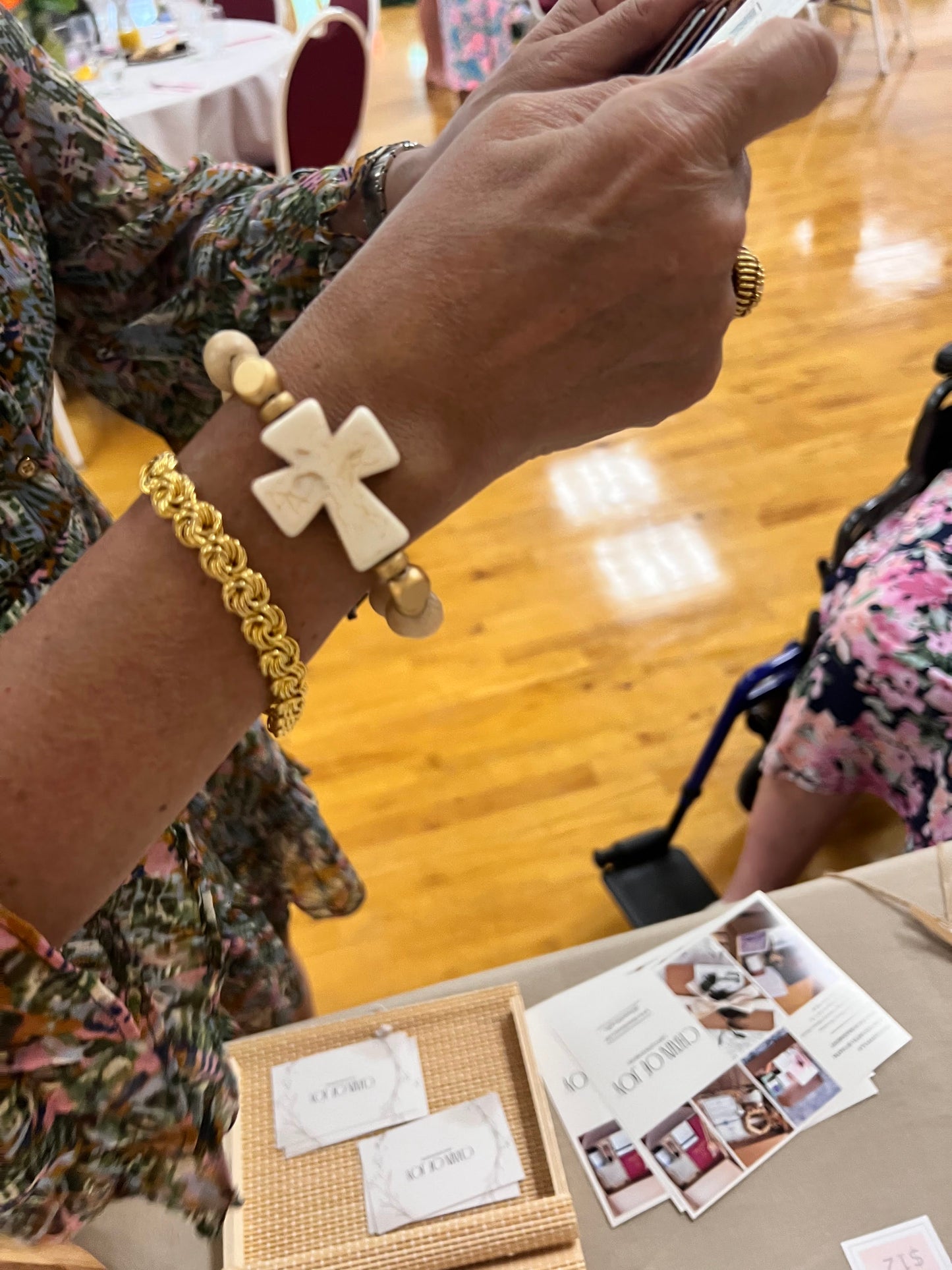 Cross Box (Bracelet/Keychain)